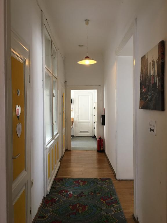 Chichilli Hostel Vienna Exterior photo