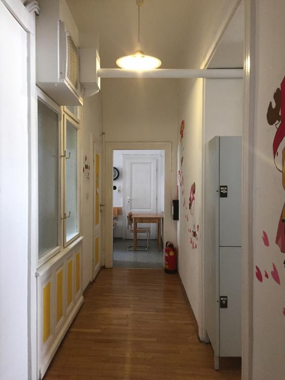 Chichilli Hostel Vienna Exterior photo