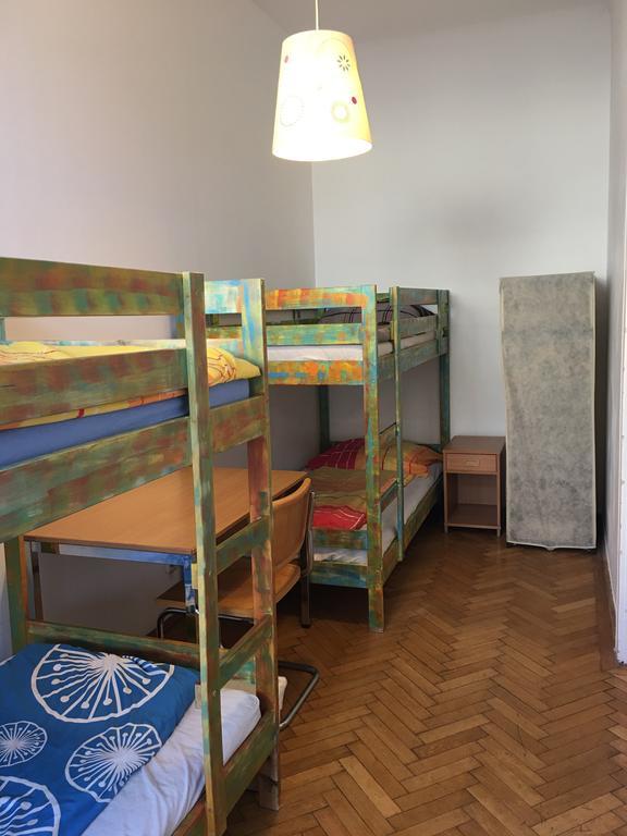 Chichilli Hostel Vienna Exterior photo