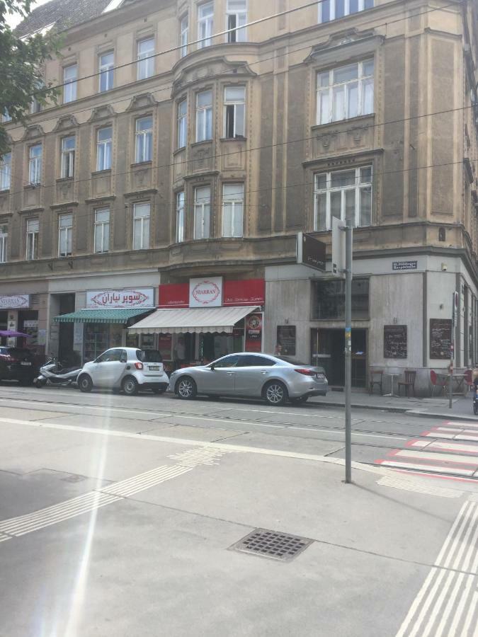 Chichilli Hostel Vienna Exterior photo